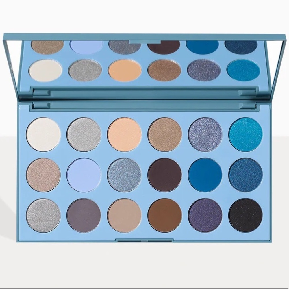 MORPHE
18A BLUE YA AWAY ARTISTRY PALETTE - Picture 8 of 8